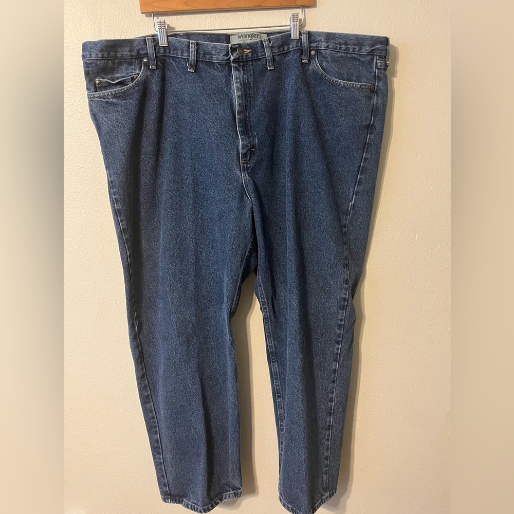 Men’s Wrangler Authentics Jeans 52x30 Wide Leg Relaxed Fit